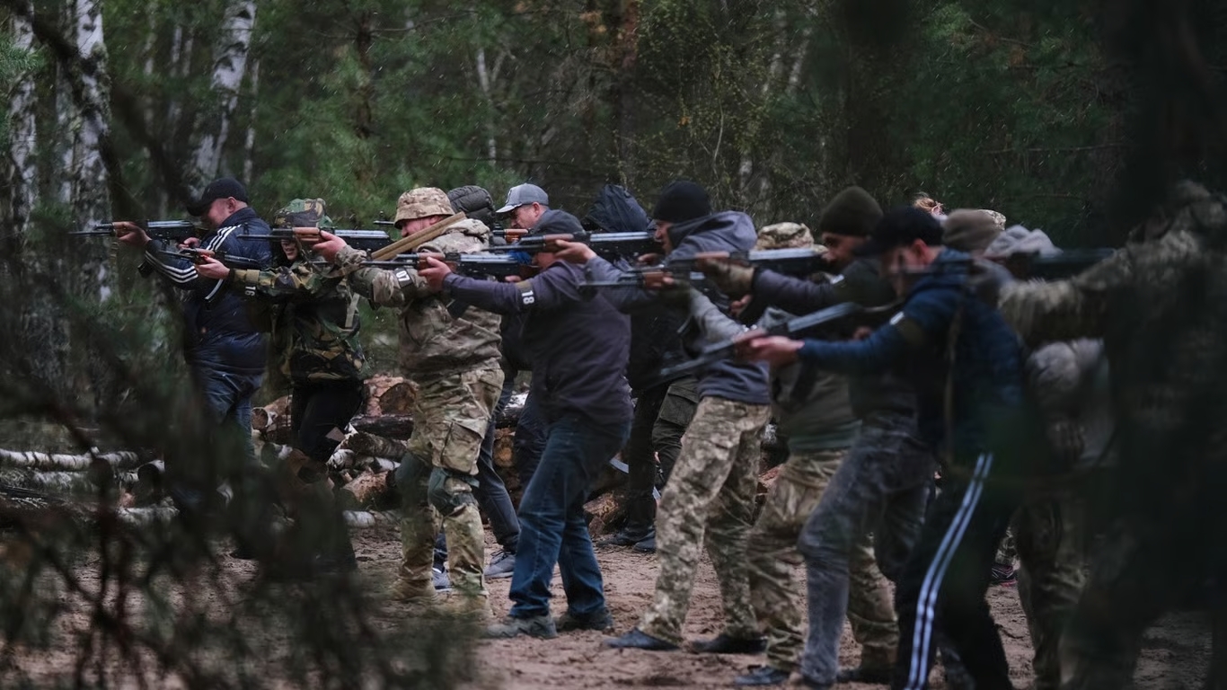 Від медицини до мінної безпеки: на Київщині провели "Вишкіл громад"