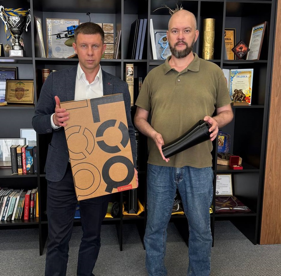 Лабораторія MED3DRUK-Irpin отримала новий ноутбук для створення протезних накладок військовим