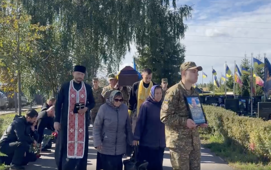 Бучанська громада проводить в останню путь Ігоря Оніщенка