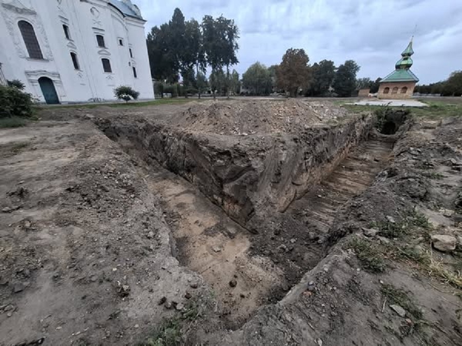 У Переяславі археологи виявили порушення та знайшли цінні артефакти на території колишнього військового містечка