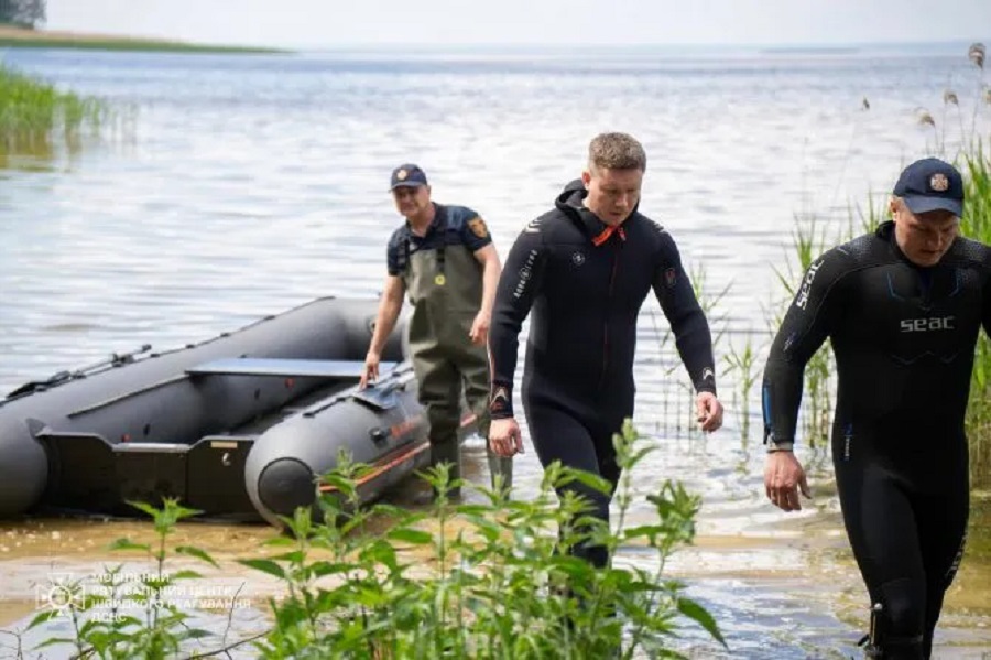Ризикують заради нашої безпеки: на Київщині водолази-сапери знешкоджують вибухонебезпечні предмети у водоймах (ВІДЕО)
Ці заходи мають критичне значення для безпеки жителів