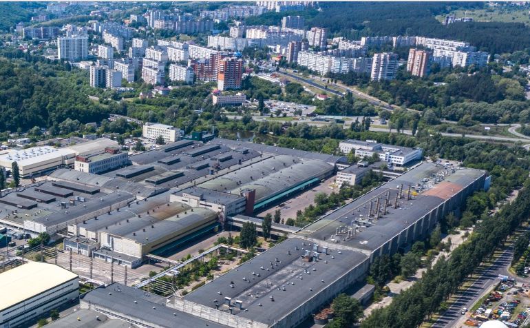 Обстріли рф обвалили виробництво на Київському картонно-паперовому комбінаті