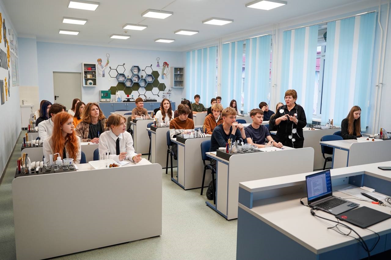 На Київщині створюють систему сучасних шкільних просторів: Ліцей №1 у Петропавлівській Борщагівці отримав нові STEM-лабораторії