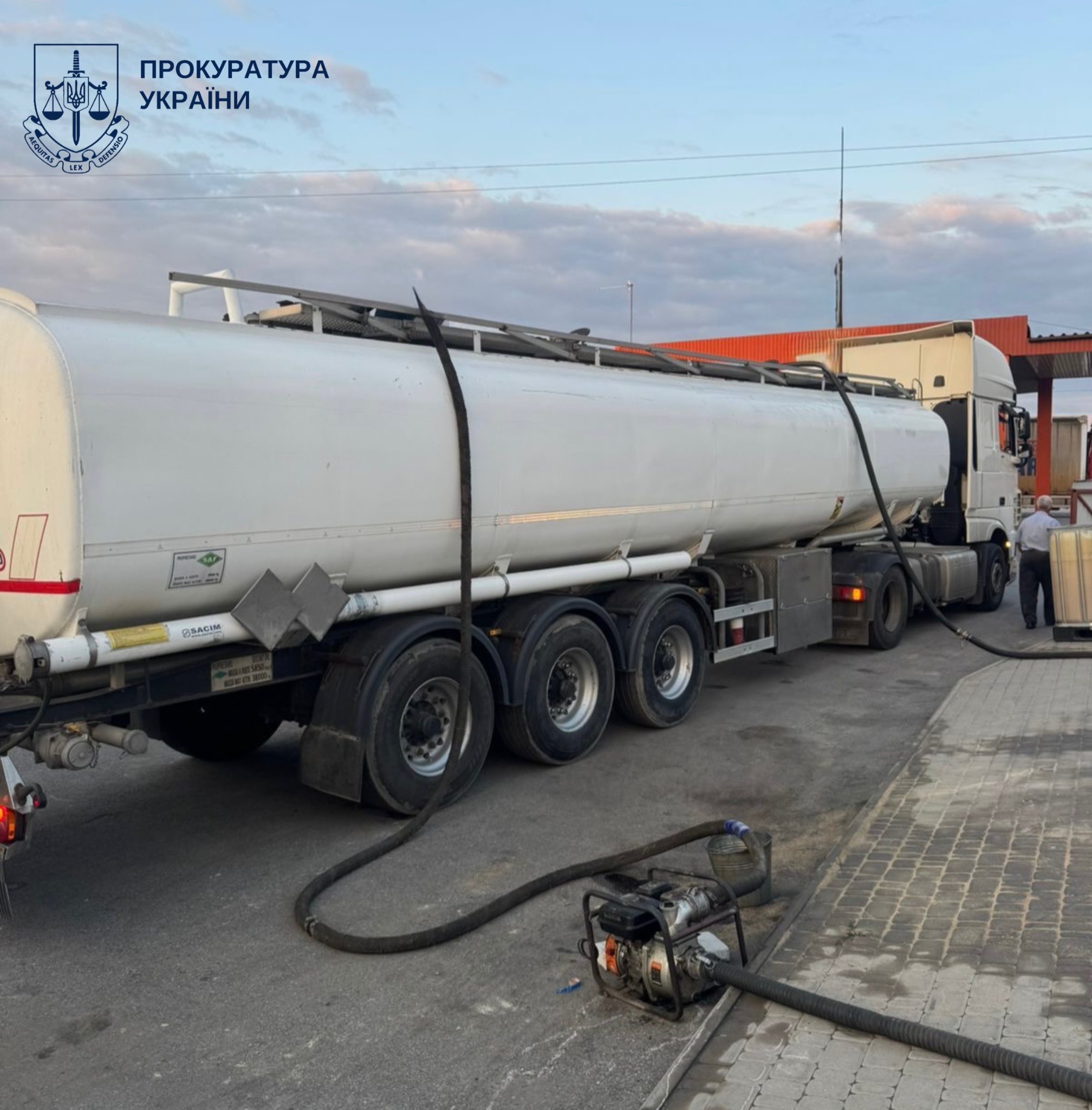 У Білоцерківському районі припинено продаж фальсифікованого пального через мережу АЗС (ФОТО)