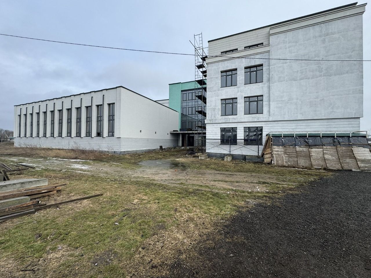 Сім років будівництва і новий тендер на 800 млн грн: історія школи у Горі отримала черговий поворот (ФОТО, СКРИНШОТИ)