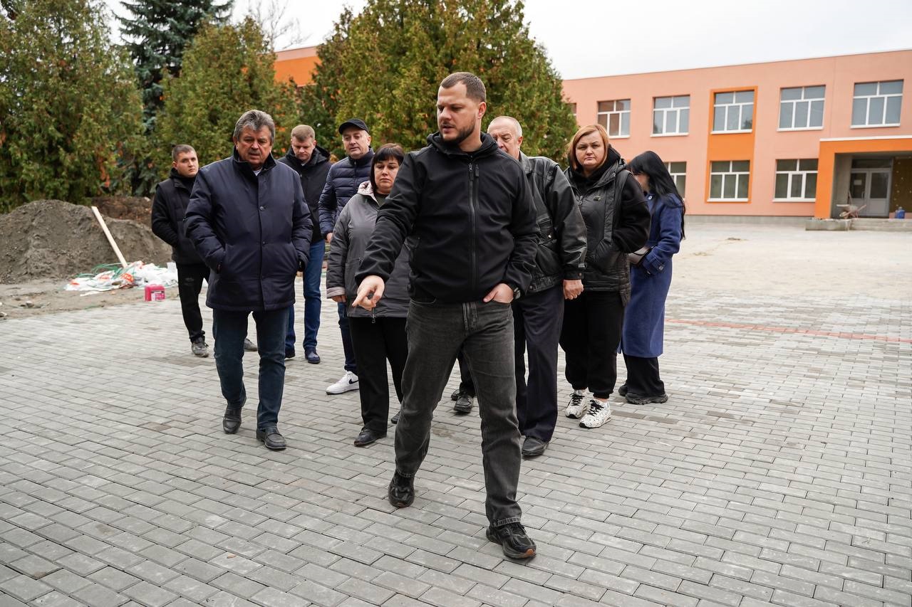 Очільник КОВА проінспектував відновлення ліцеїв і гімназії Баришівської громади