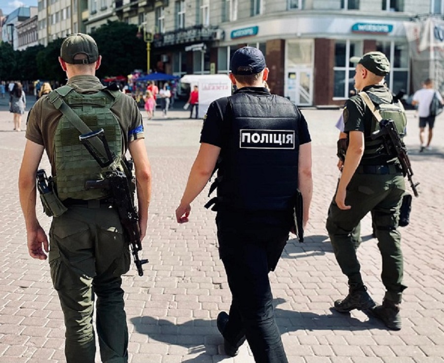 Ексначальник поліції Київщини вважає неприпустимою масову мобілізацію правоохоронців
