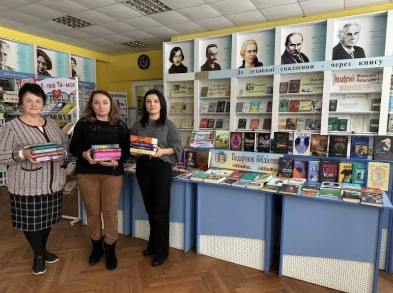 За два тижні ірпінці подарували міській бібліотеці близько 200 україномовних книг