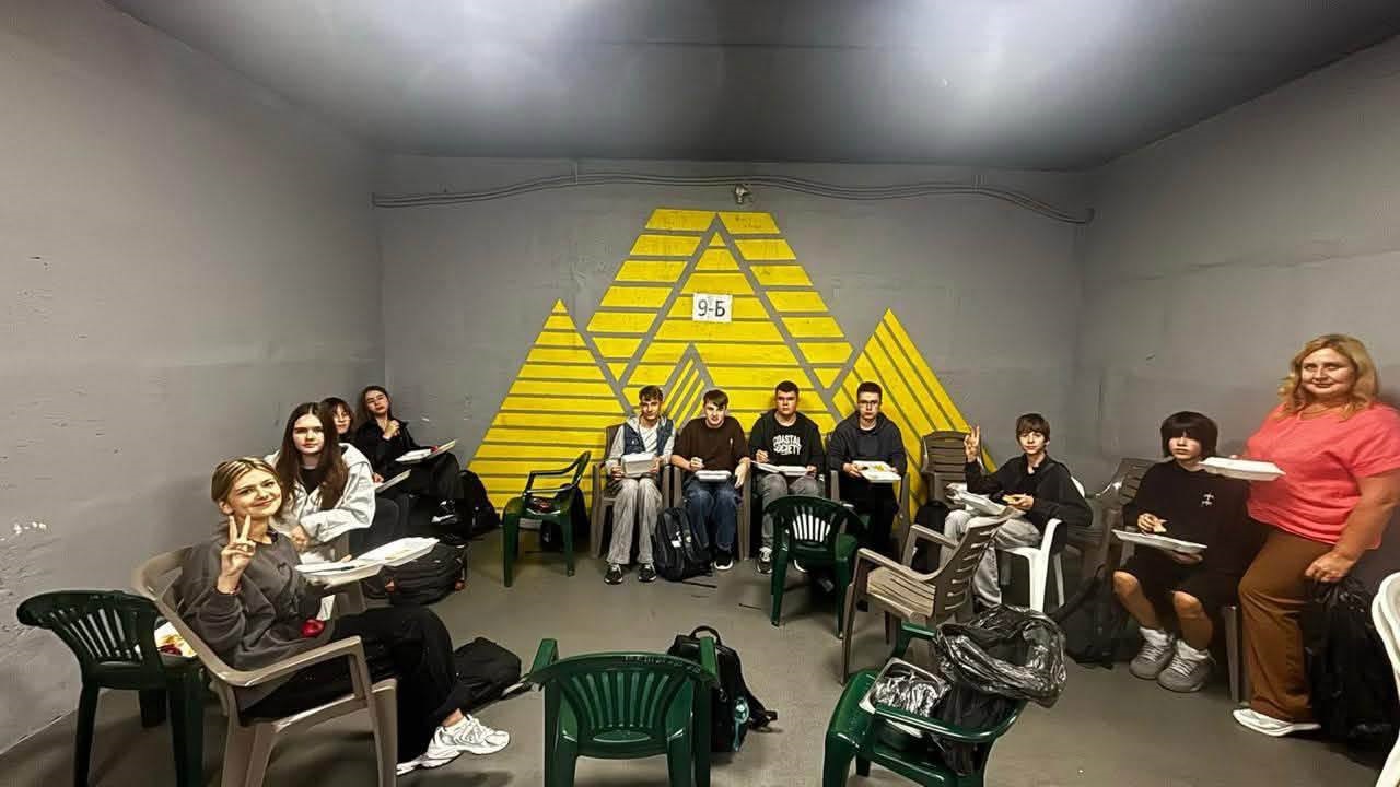 У школах Бучанської громади шукають рішення для харчування дітей під час тривог