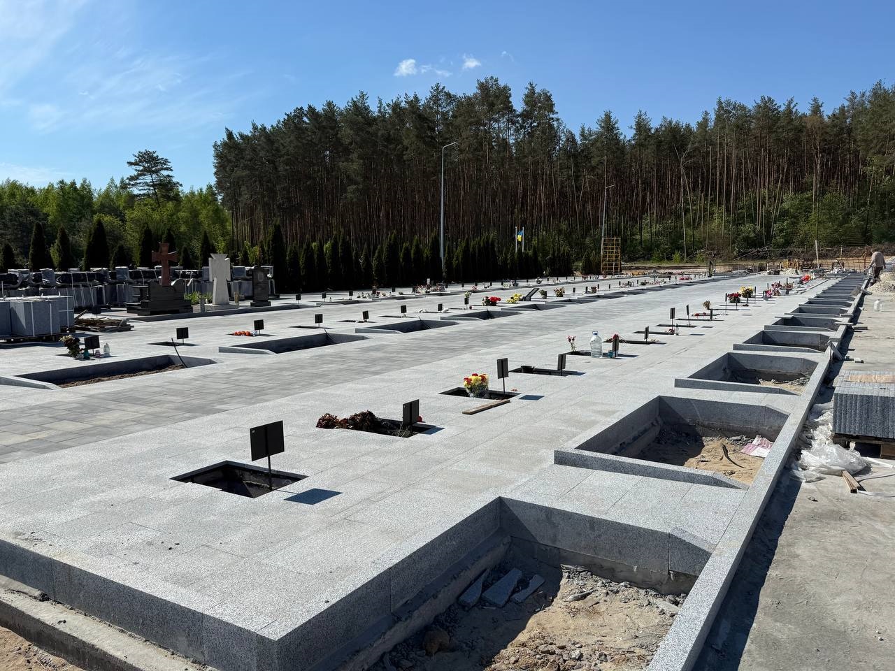 В Ірпені триває будівництво військового сектору пам’яті на кладовищі