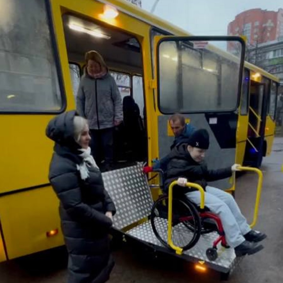 У Броварах запрацював спеціалізований шкільний автобус для дітей з особливими освітніми потребами