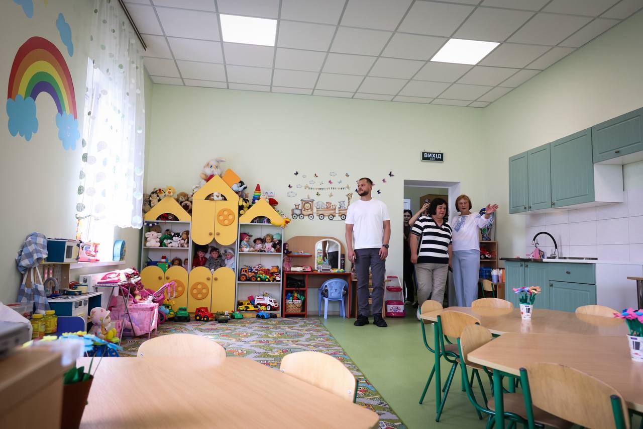 Нові меблі, сучасне обладнання та устаткування: на Вишгородщині привели до ладу дитсадок