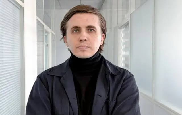 Журналіста УП Ткача відпустили після затримання під час розслідування щодо Кравченка