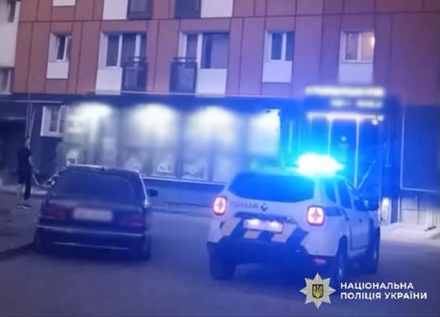 У Бородянці жінка випала з вікна четвертого поверху