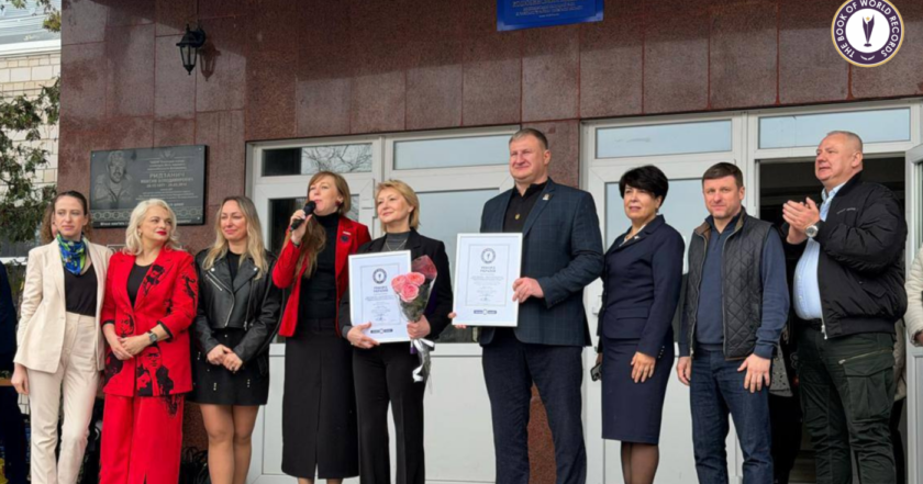 У Коцюбинському зафіксували рекорд України: бібліотекарка стала військовослужбовицею після 55 років