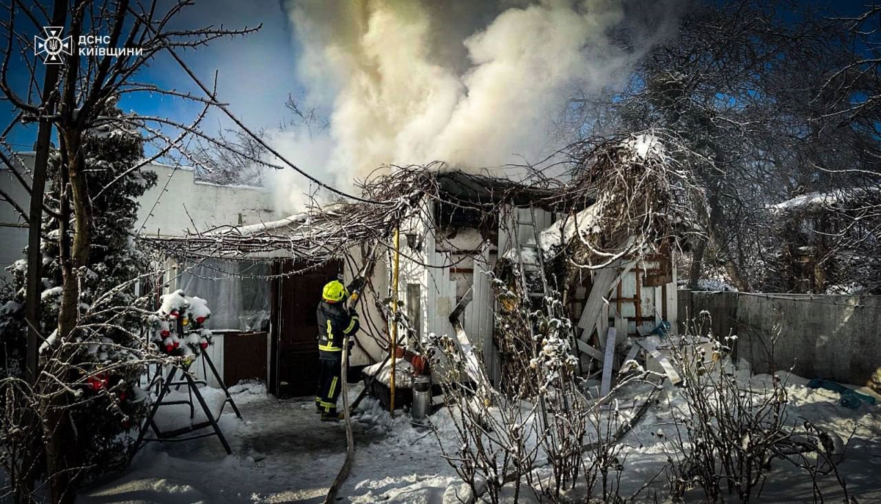 У Боярці під час пожежі врятували двох літніх людей