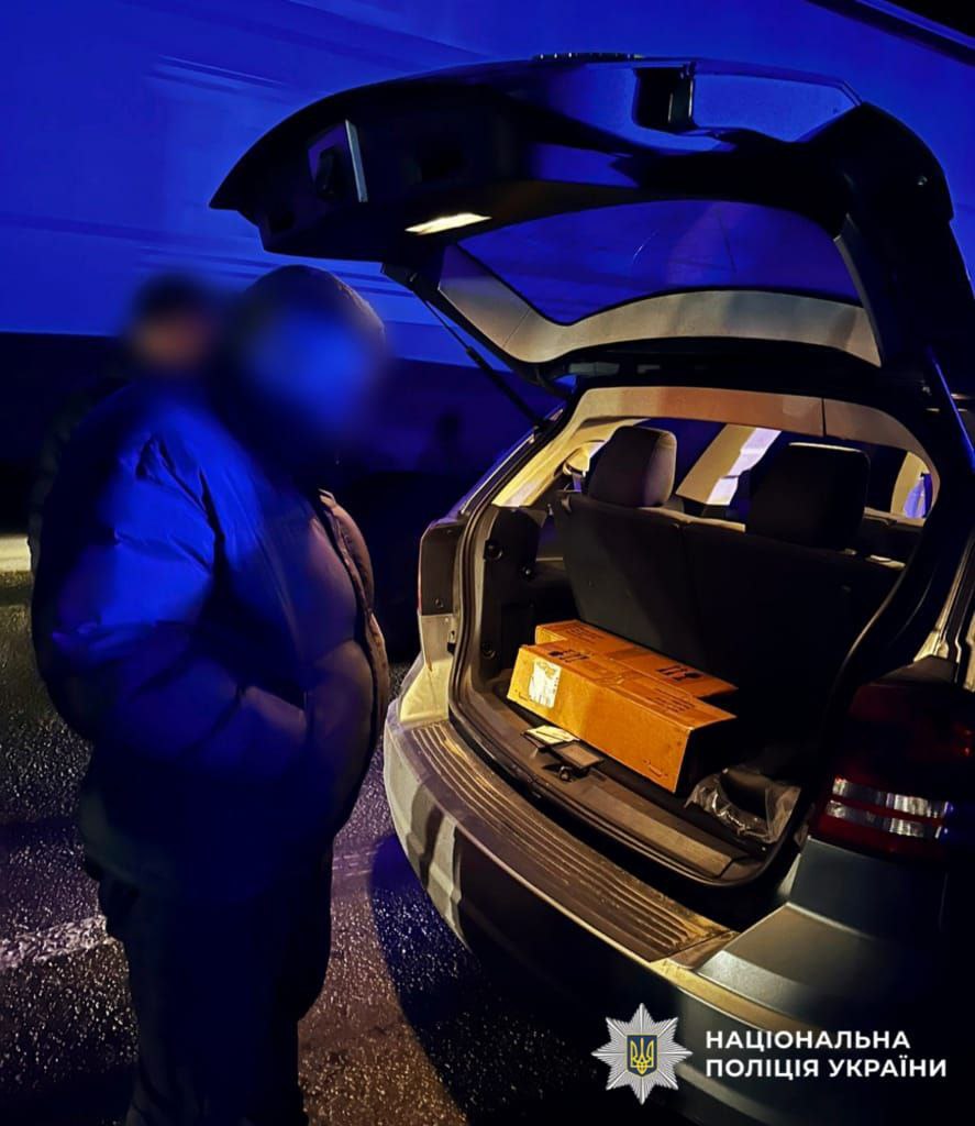 За 15 тисяч доларів переправляв військовозобов’язаних через державний кордон: поліцейські Київщини повідомили про підозру зловмиснику