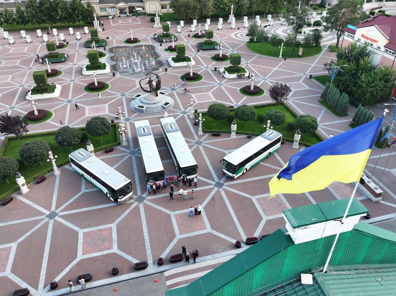 Ірпінь отримав від німецького міста-побратима 4 інклюзивні автобуси