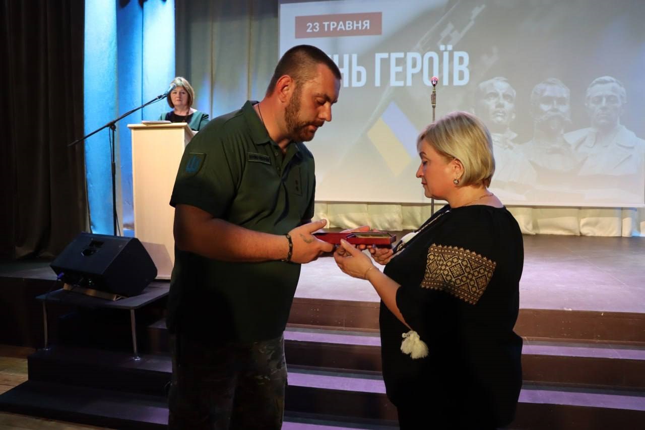 У Фастівській громаді родинам полеглих Захисників вручили державні нагороди