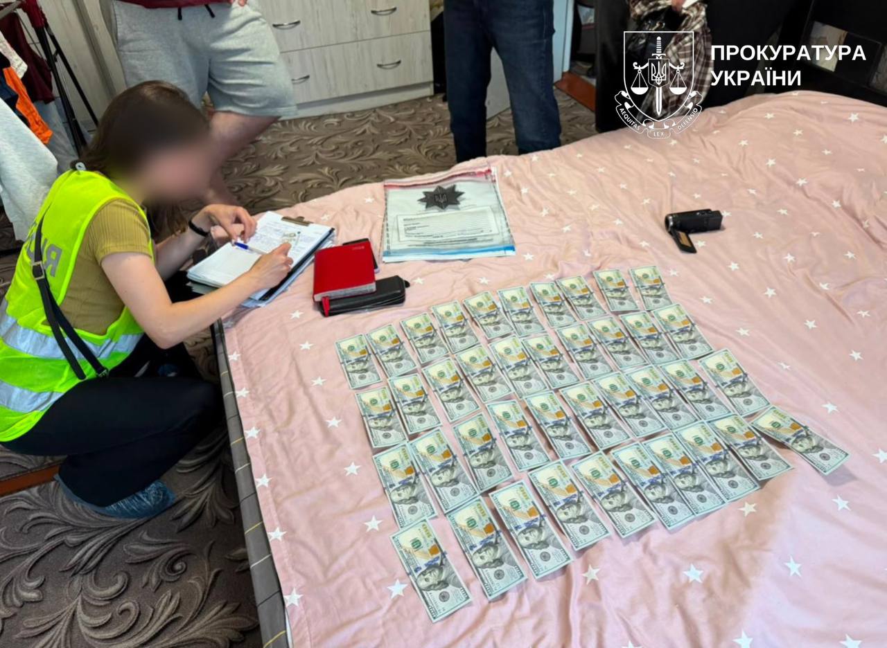 9 тисяч доларів за "бронювання": на Київщині посадовцю військової частини повідомили про підозру