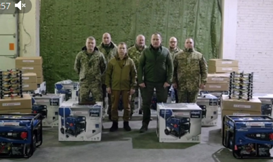 Волонтери передали FPV-дрони та генератори бійцям 72 бригади імені Чорних Запорожців (ВІДЕО)