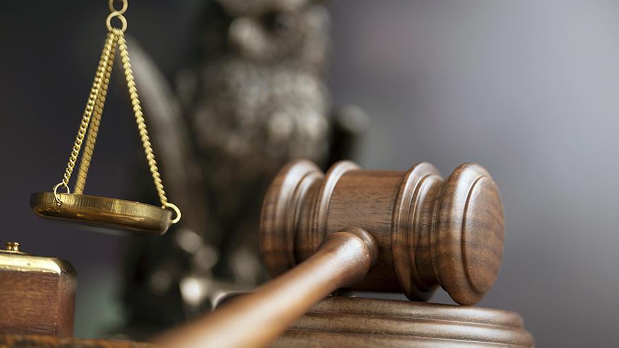 Помічник адвоката на Київщині постав перед судом за допомогу ухилянтам