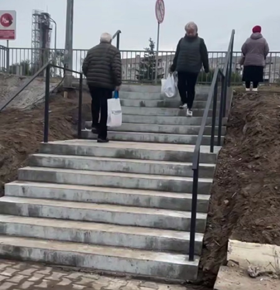 В Ірпені покращили інфраструктуру біля NOVUS — облаштовано новий спуск