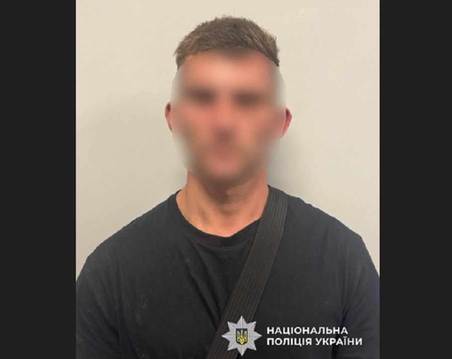 На Броварщині п’яний водій врізався в дерево: 17-річна пасажирка в лікарні