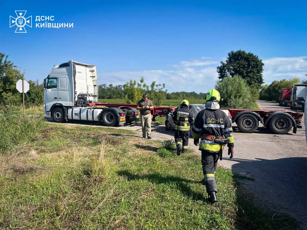 На Білоцерківщині у ДТП постраждали двоє людей
У Савинцях на Білоцерківщині сталася ДТП за участі легковика та вантажівки. Постраждали двоє осіб