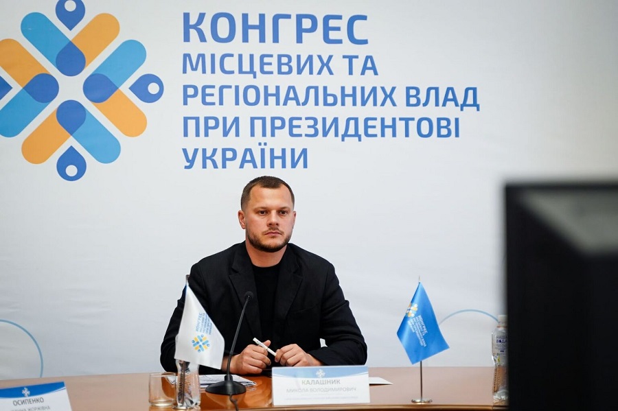 На Конгресових слуханнях за участю Калашника обговорили розвиток медицини та соціальні гарантії