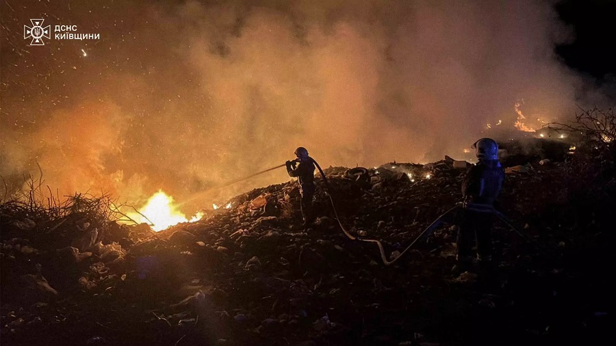 Нічна пожежа на сміттєзвалищі Таращанської громади тривала понад 9 годин