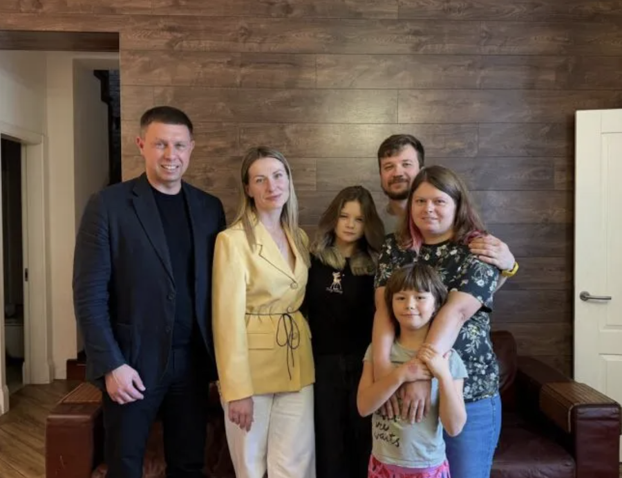 До Дня усиновлення в Ірпені завітали до сімей, які стали опорою для дітей