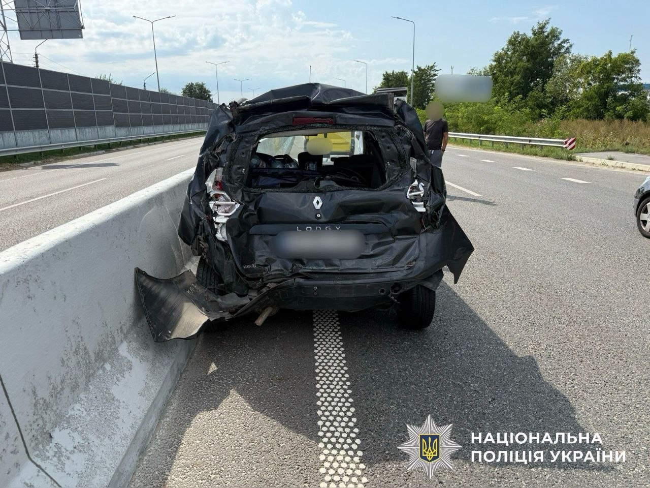 На Броварщині вантажівка врізалася в Renault: постраждала 16-річна дівчина