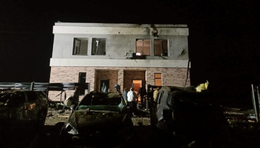На Бучанщині дрон влучив у приватний будинок: двоє людей постраждали