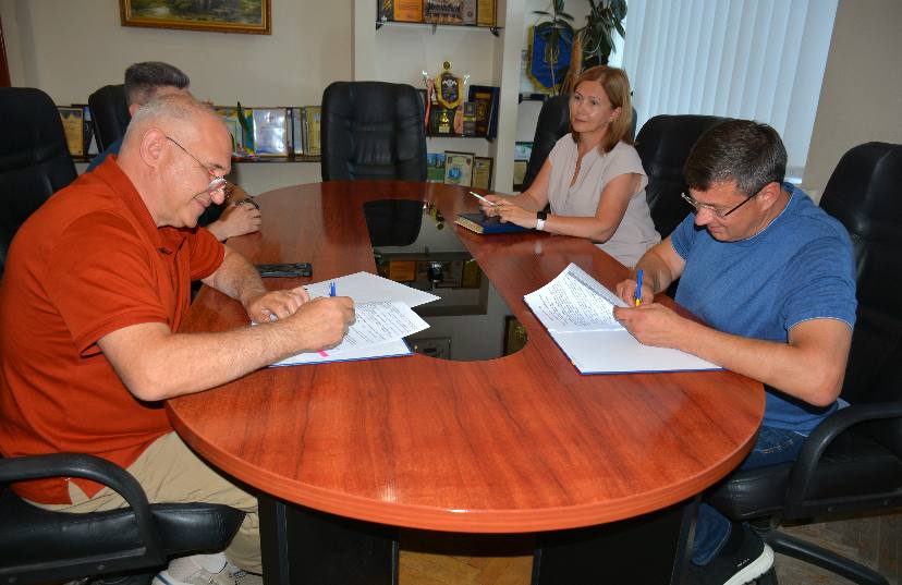 Броварська міська громада та "Інститут серця" підписали меморандум про співпрацю (ФОТО)
Основна мета меморандуму - поглиблення партнерства в галузі охорони здоров’я, профілактика та попере...