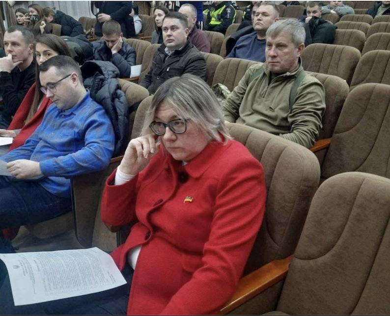 Скандал в Ірпені: Депутатці Скорик-Шкарівській оголосили недовіру за політичну зраду