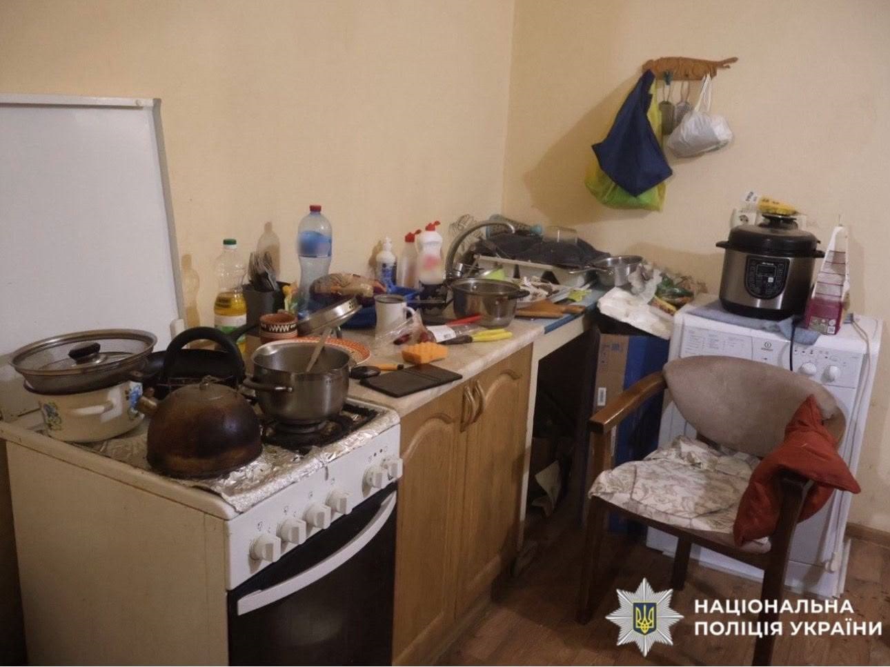На Бучанщині жінці повідомили про підозру після ножового нападу на знайомого