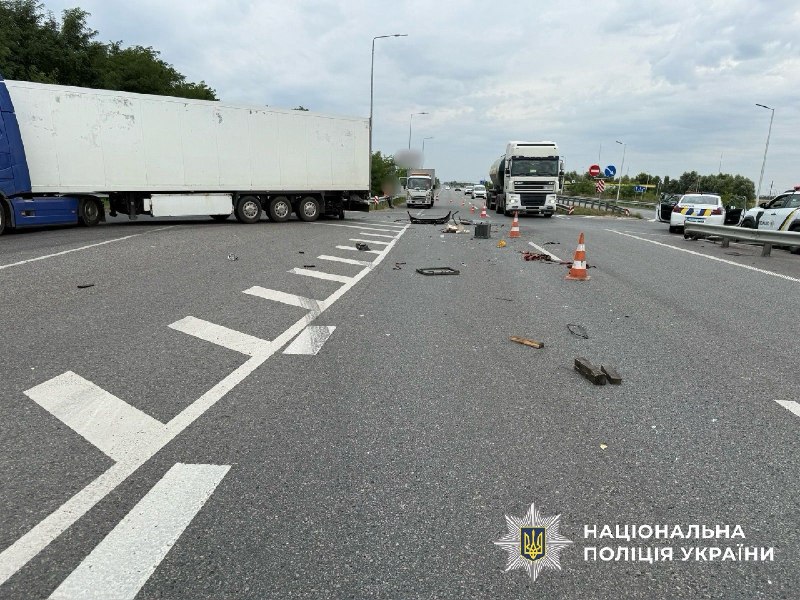 ДТП на Броварщині ледь не стала фатальною: двоє людей отримали тяжкі травми