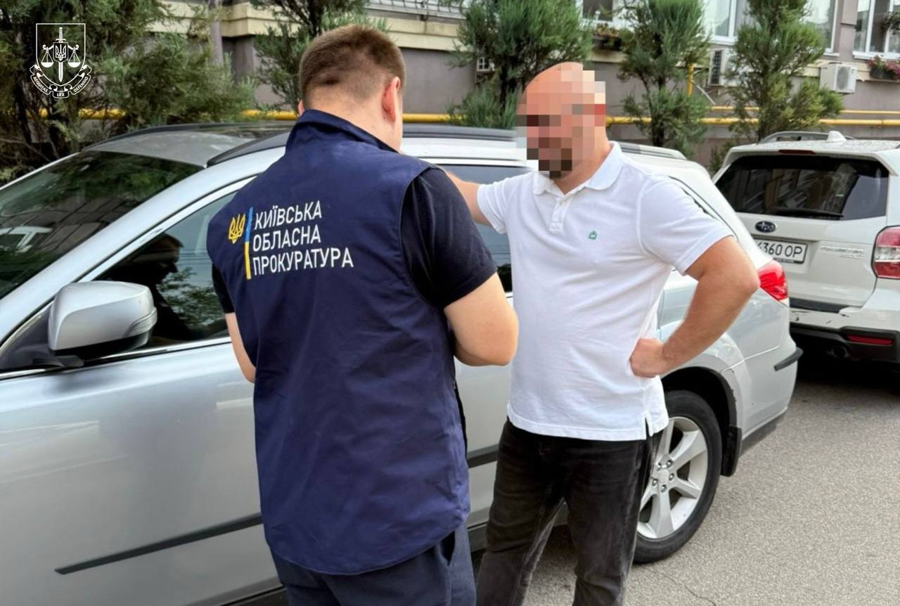 Закупив обладнання вчетверо дешевше за рахунок бюджету: на Київщині викрито посадовця-депутата