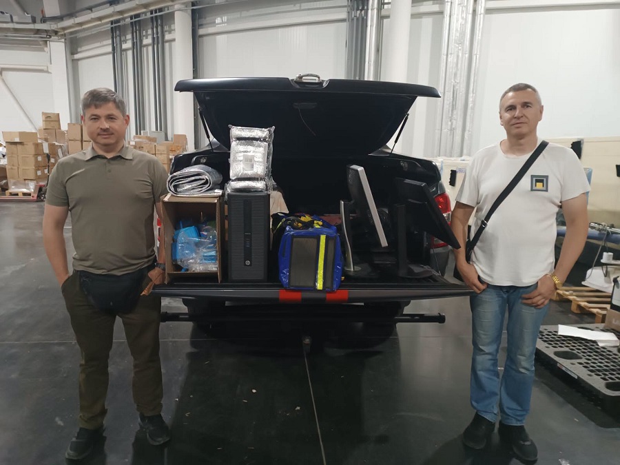 Для рятувальників Київщини передали комп'ютерну техніку та медичне обладнання
