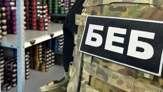 На Київщині викрили мережу торгівлі нелегальними сигаретами та вейпами