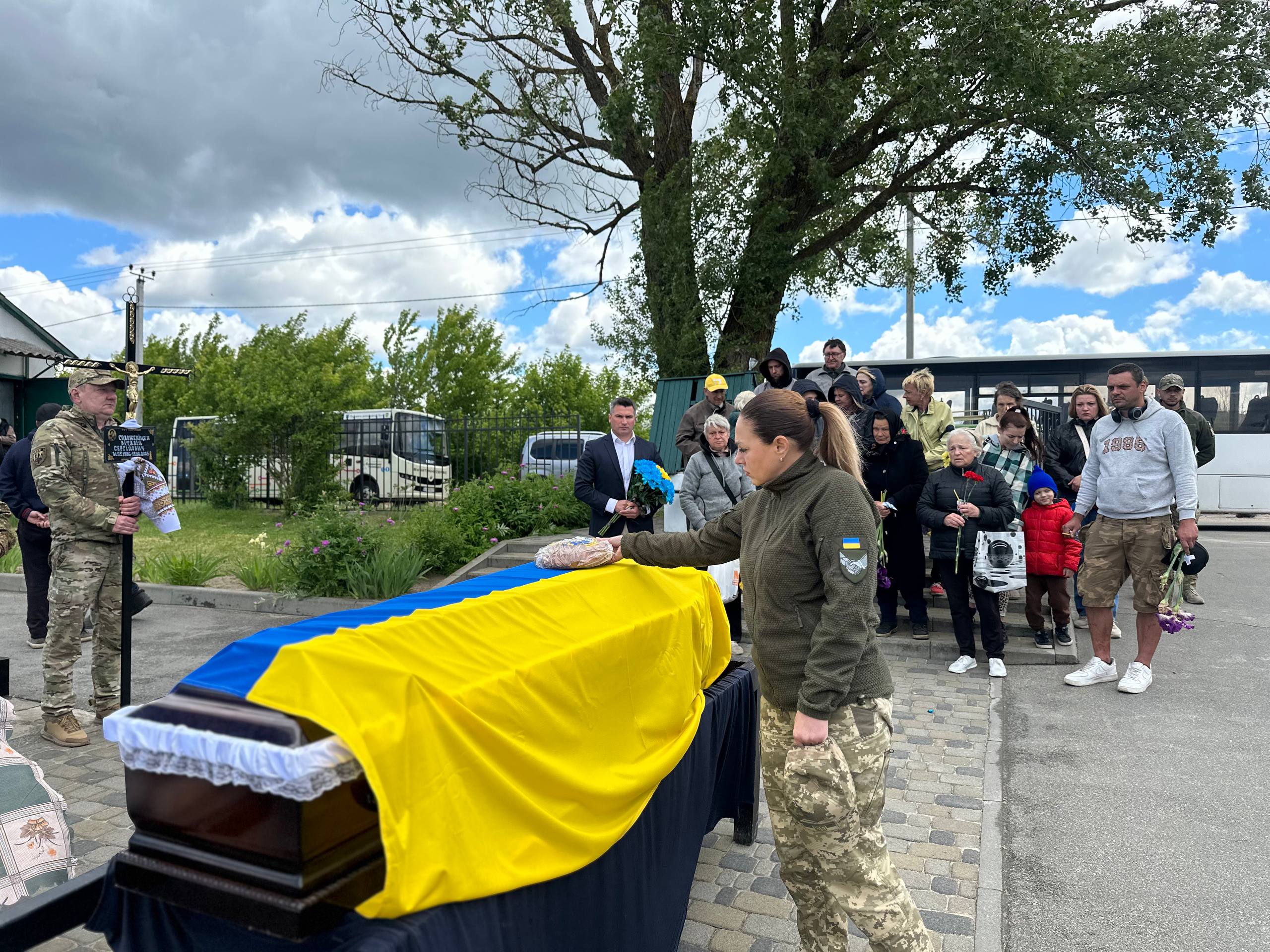 У Ворзелі попрощалися із 38-річним Віталієм Соложеніциним