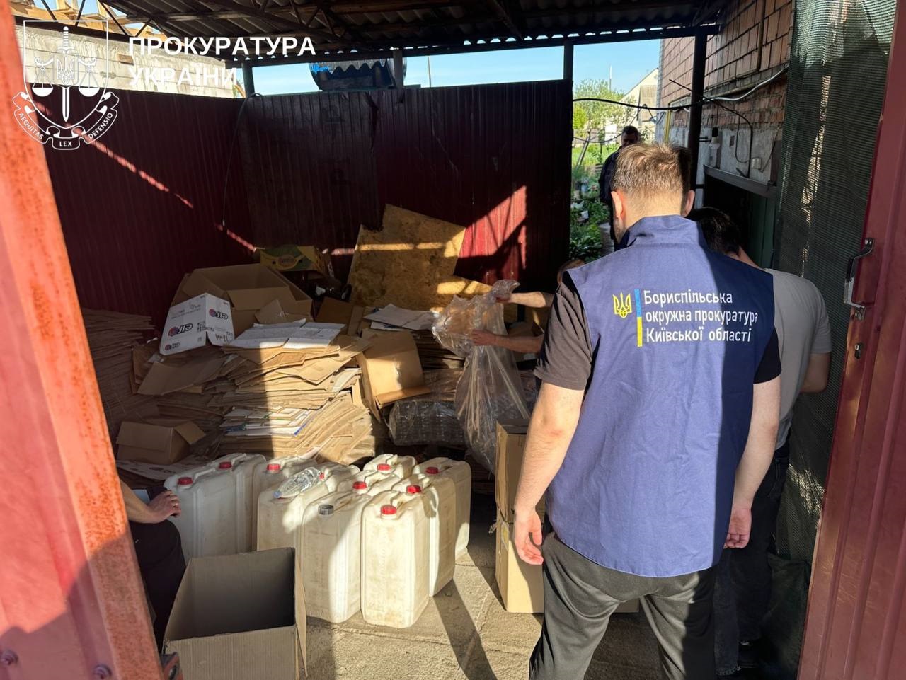 На Київщині викрили чоловіків, які збували метадон «на дому»