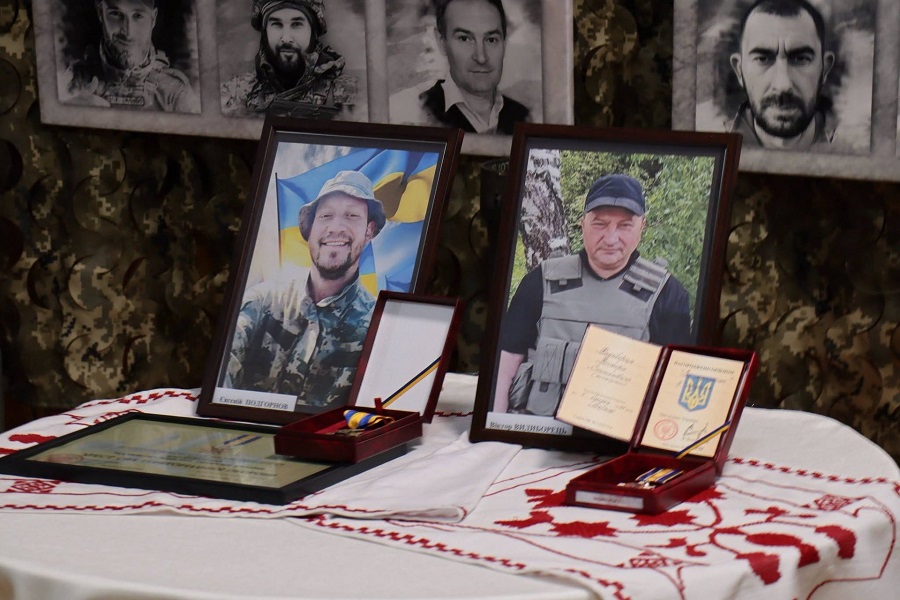 Державні нагороди передали родинам двох полеглих Захисників з Обухівщини