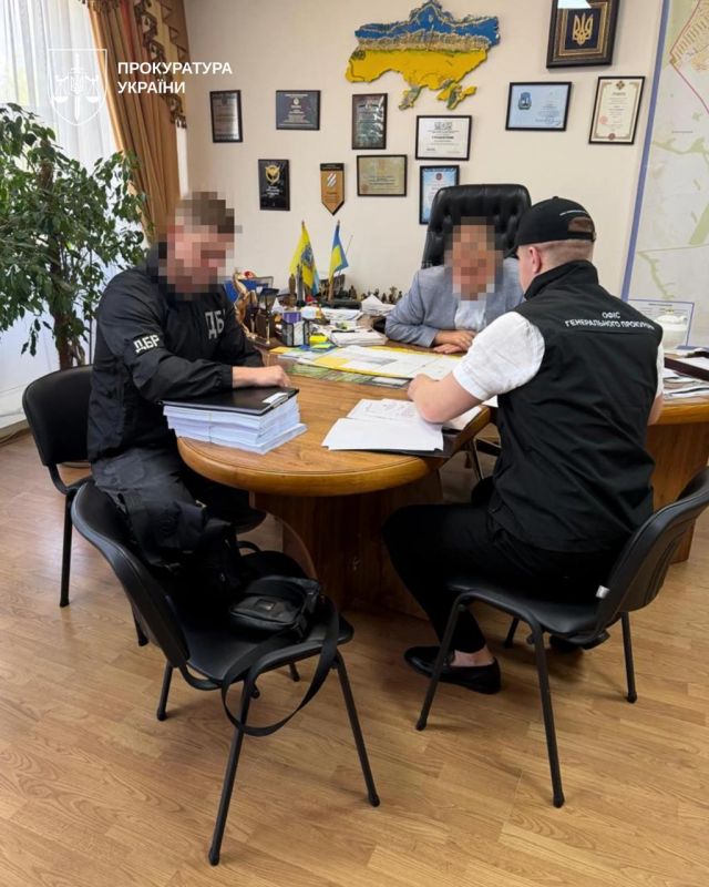 На Київщині голову Борщагівської громади підозрюють у системному одержанні хабарів (ФОТО)