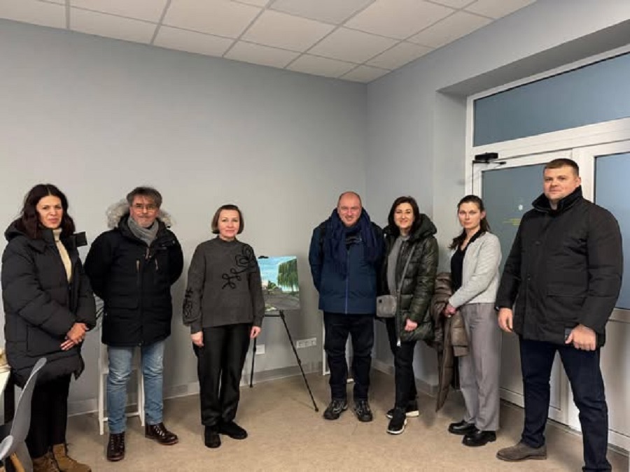 У Бородянській громаді завершують впровадження мобільних сонячних генераторів за підтримки Франції
