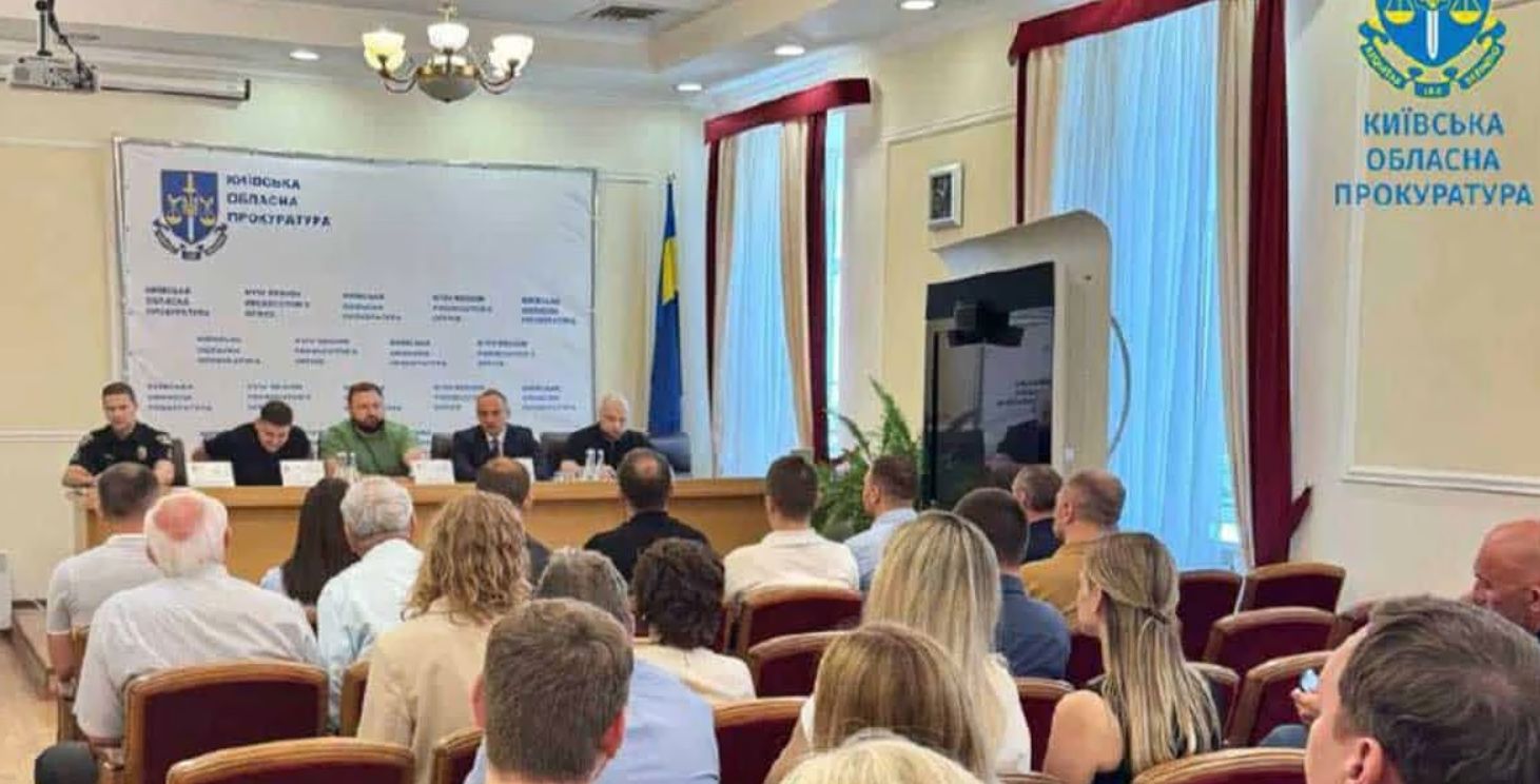 Київська прокуратура та підприємці узгодили кроки для гарантій інвестицій
Сторони обговорили захист суб’єктів господарської та інвестиційної діяльності, недопущення тиску на...