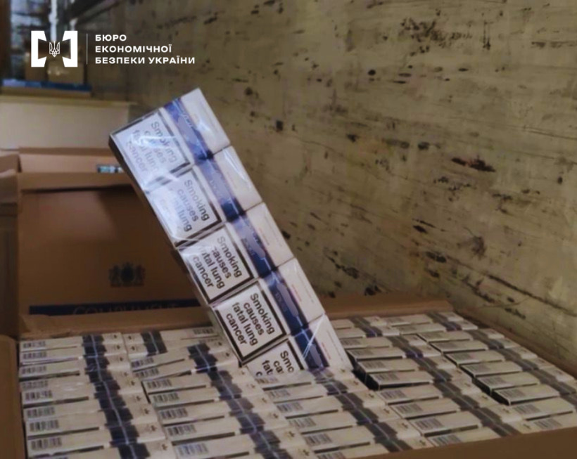 Контрафактні цигарки продавали через сайти та месенджери: БЕБ ліквідувало схему на Київщині
