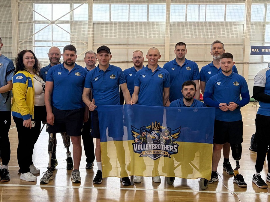 Бучанські спортсмени здобули дві перемоги на старті Чемпіонату України з волейболу сидячи