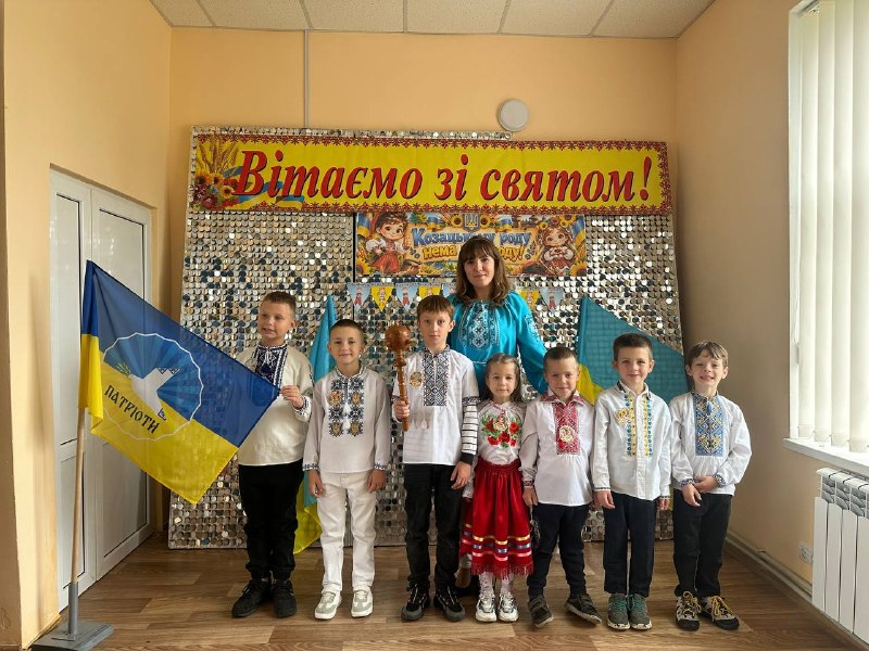 Козацькі традиції оживають: у Здвижівській гімназії провели посвяту школярів